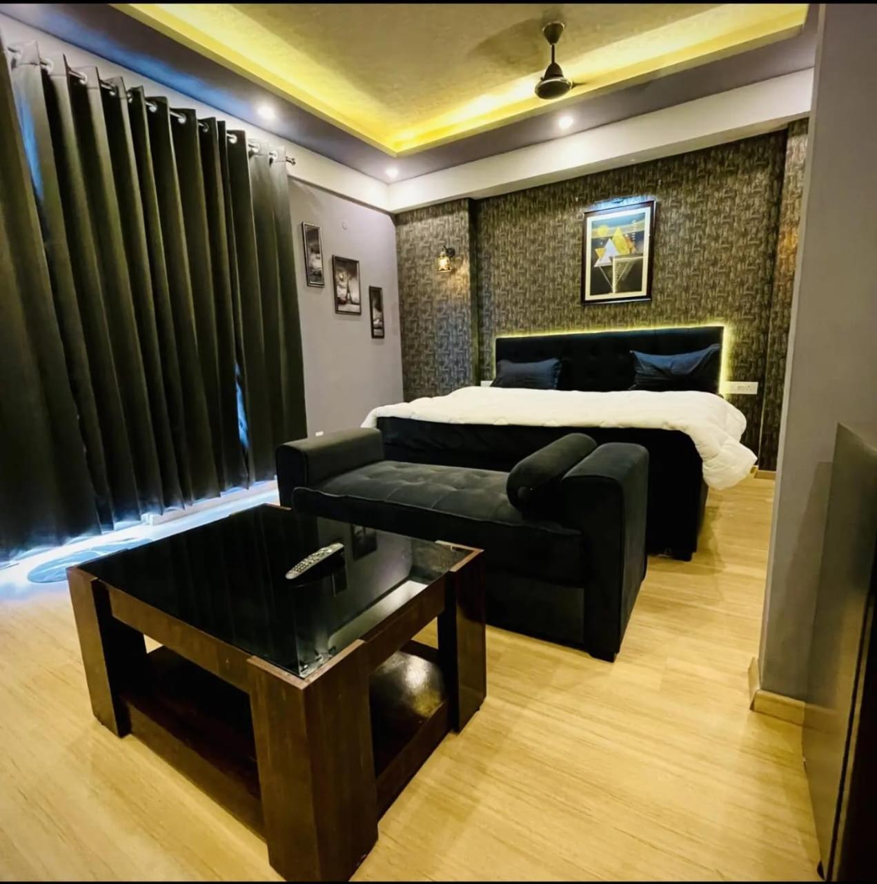 Dolphin Inn & Suites Manhattan Lucknow Exterior foto